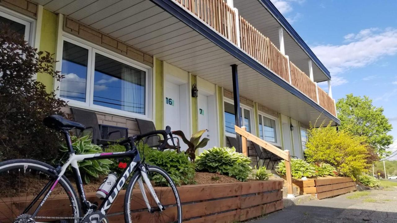 Auberge Happy Logis Lac-Etchemin Esterno foto