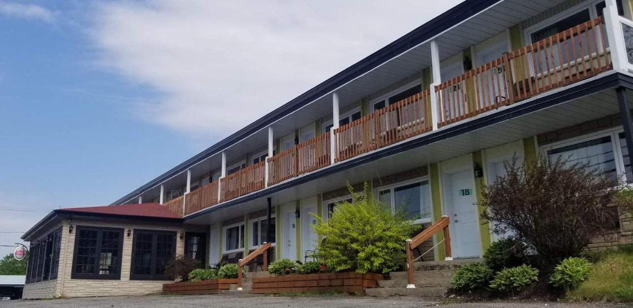Auberge Happy Logis Lac-Etchemin Esterno foto