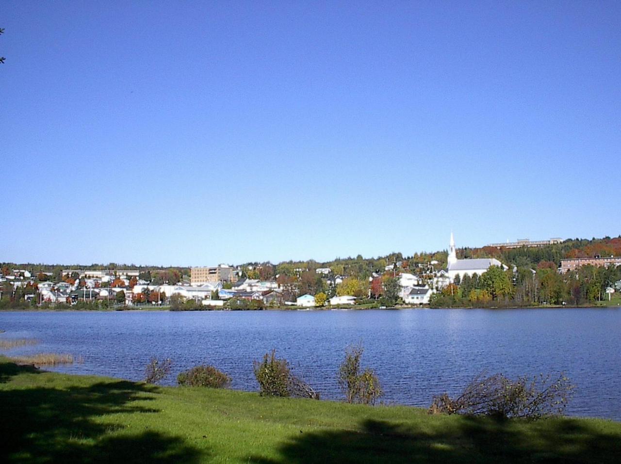Auberge Happy Logis Lac-Etchemin Esterno foto